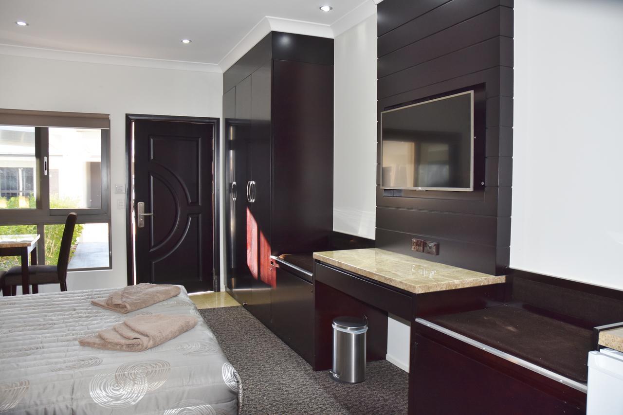 Western Downs Motor Inn Miles Extérieur photo