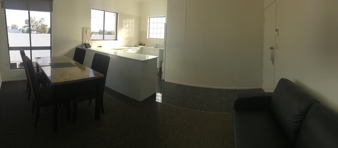 Western Downs Motor Inn Miles Extérieur photo