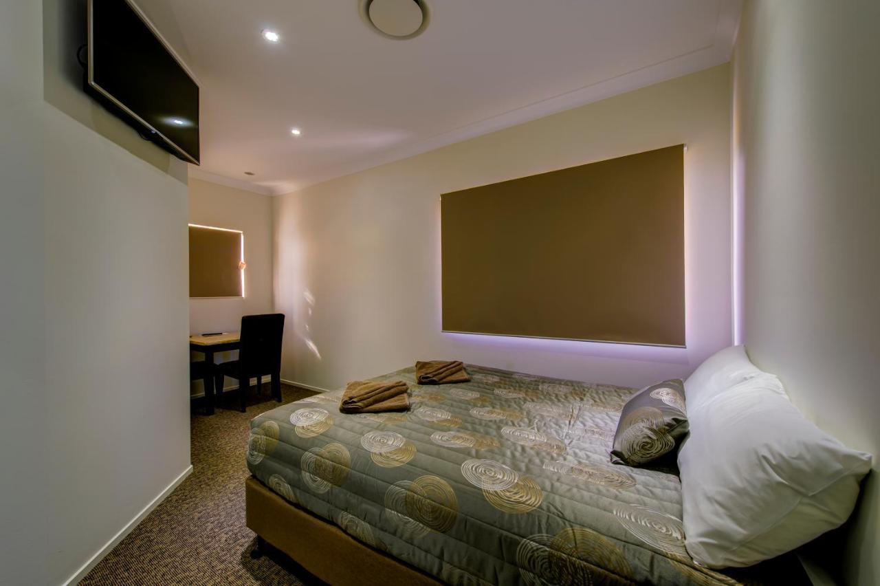Western Downs Motor Inn Miles Extérieur photo
